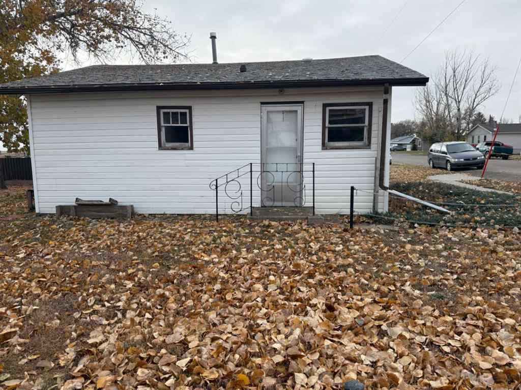 MLS® A2264352 - 305 2 Street E in NONE Foremost, Residential