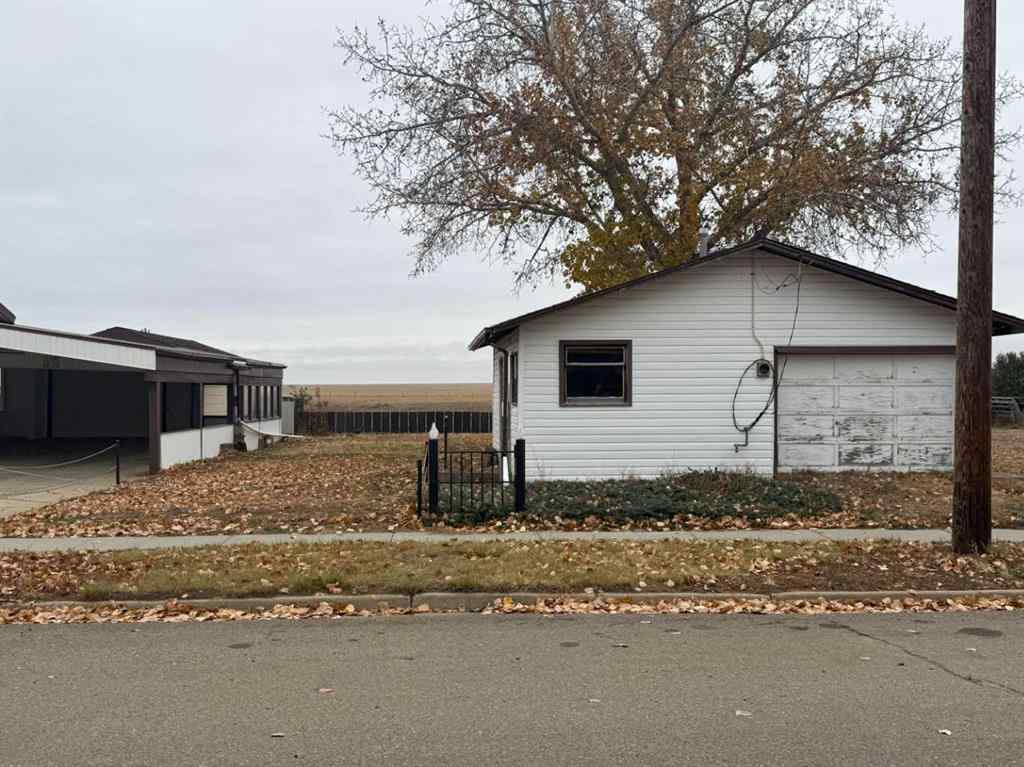 MLS® A2264352 - 305 2 Street E in NONE Foremost, Residential