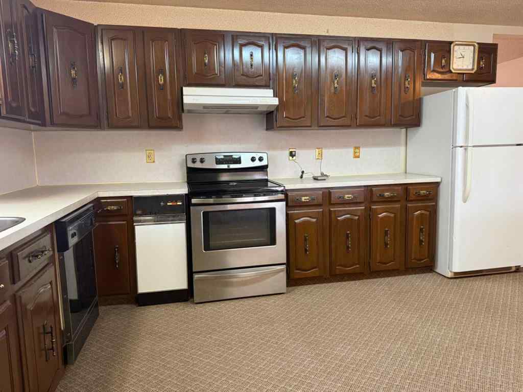 MLS® A2264352 - 305 2 Street E in NONE Foremost, Residential