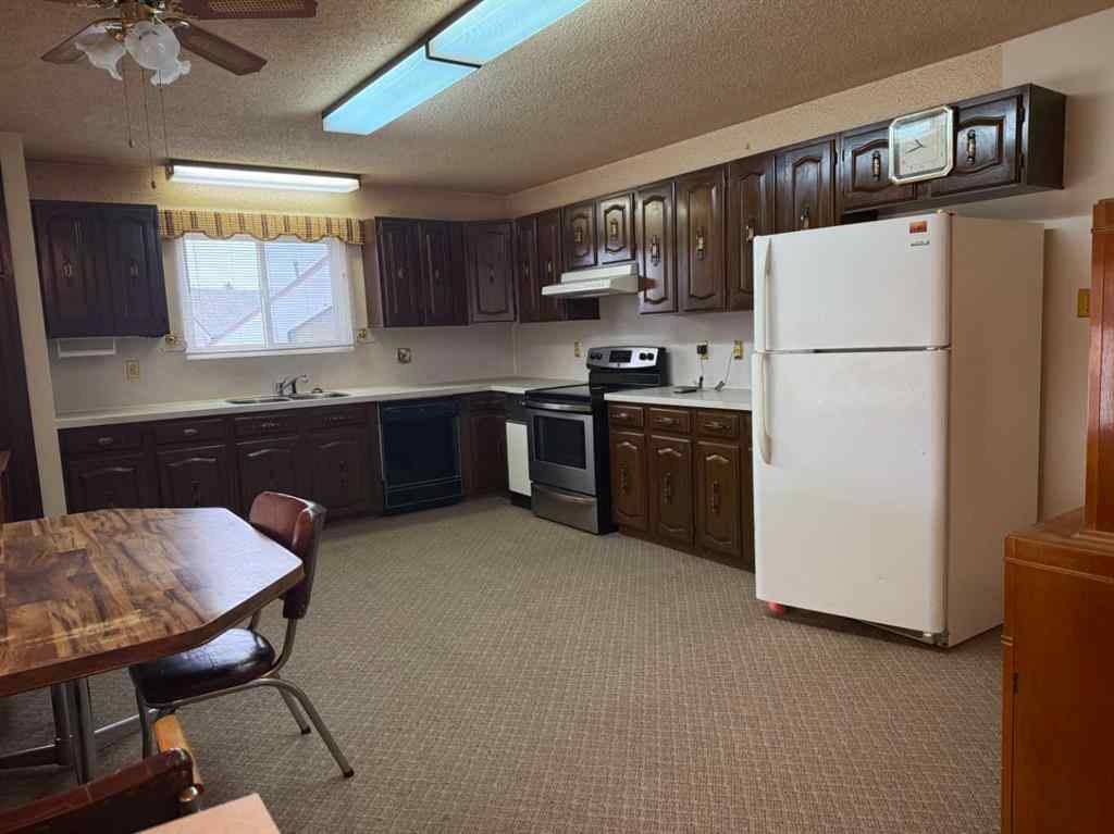 MLS® A2264352 - 305 2 Street E in NONE Foremost, Residential