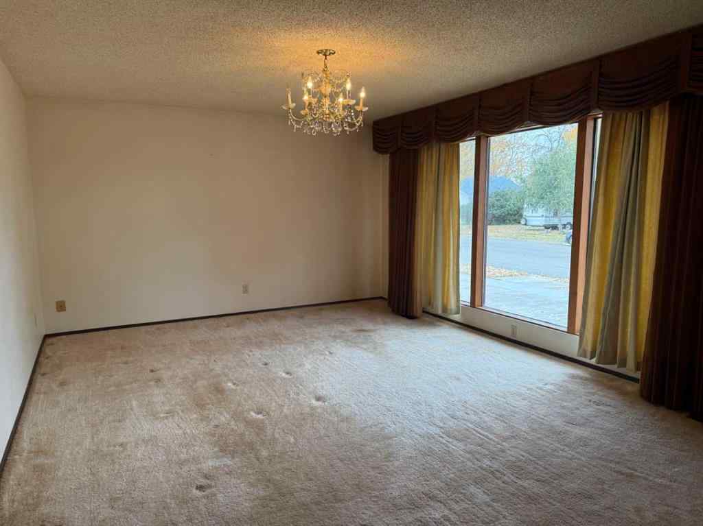 MLS® A2264352 - 305 2 Street E in NONE Foremost, Residential