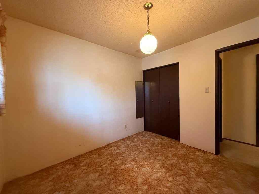 MLS® A2264352 - 305 2 Street E in NONE Foremost, Residential