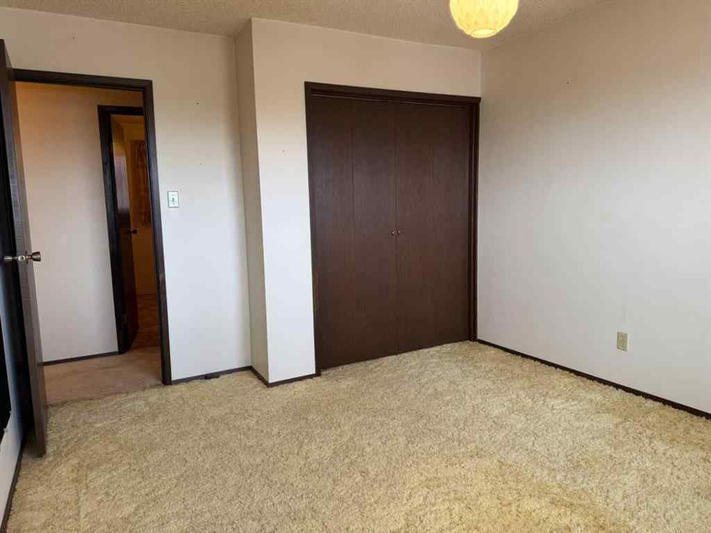 MLS® A2264352 - 305 2 Street E in NONE Foremost, Residential