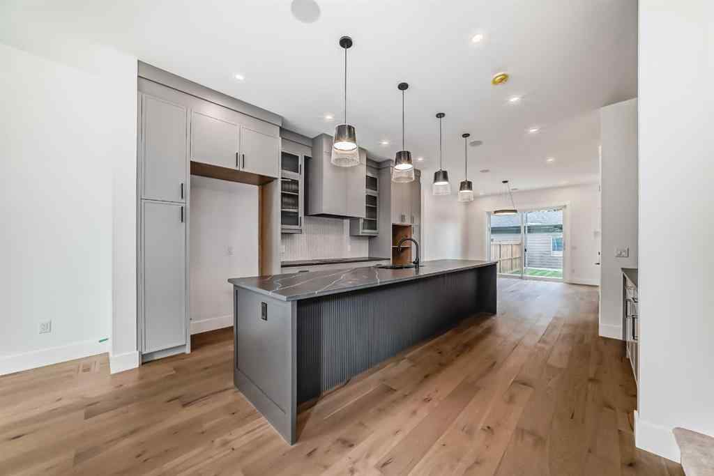 MLS® A2264353 - 5008 21A Street SW in Altadore Calgary, Residential