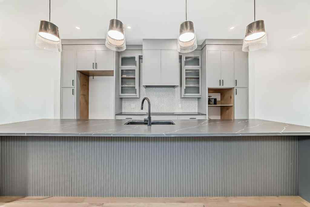 MLS® A2264353 - 5008 21A Street SW in Altadore Calgary, Residential