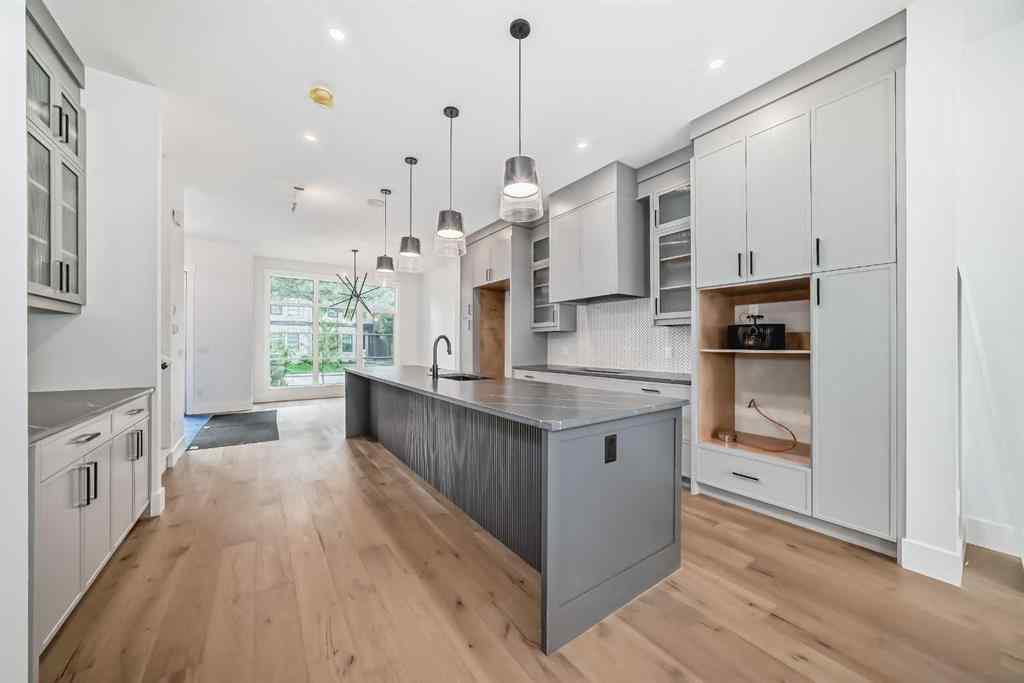 MLS® A2264353 - 5008 21A Street SW in Altadore Calgary, Residential