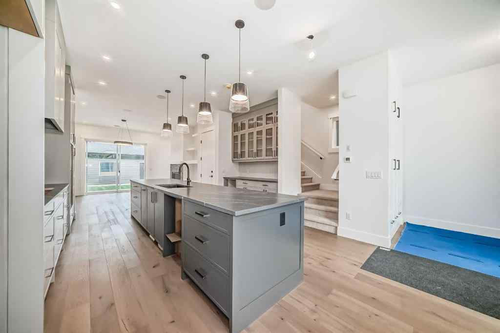 MLS® A2264353 - 5008 21A Street SW in Altadore Calgary, Residential