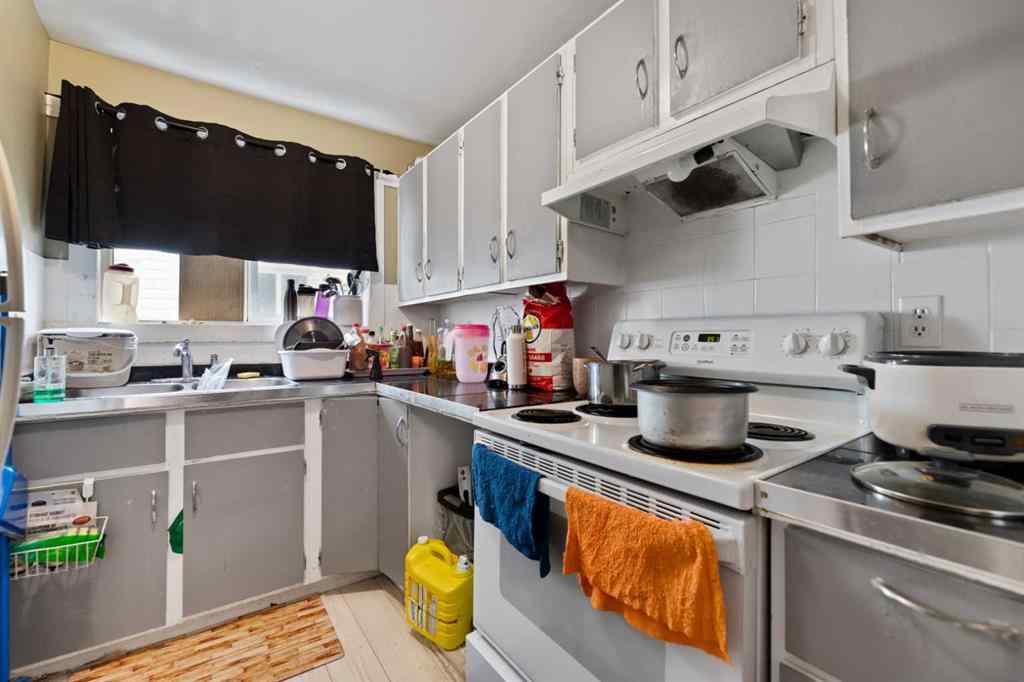 MLS® A2264359 - 143 Falton Drive NE in Falconridge Calgary, Residential