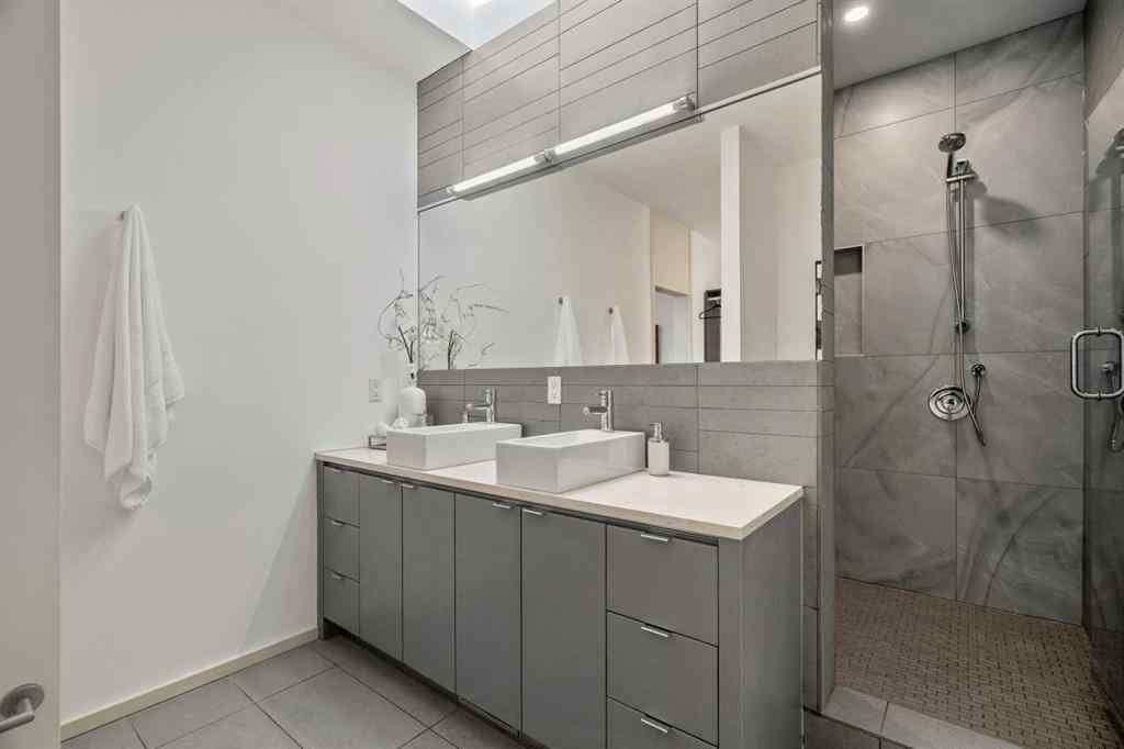 MLS® A2264363 - 1712 19 Avenue SW in Bankview Calgary, Residential