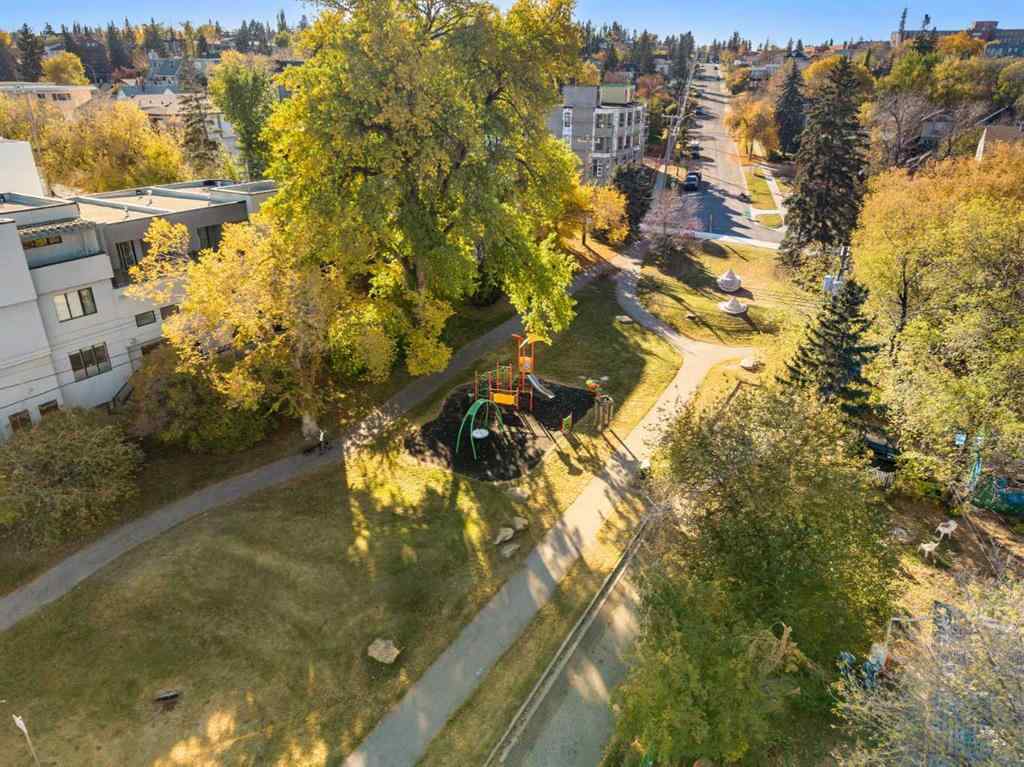 MLS® A2264363 - 1712 19 Avenue SW in Bankview Calgary, Residential