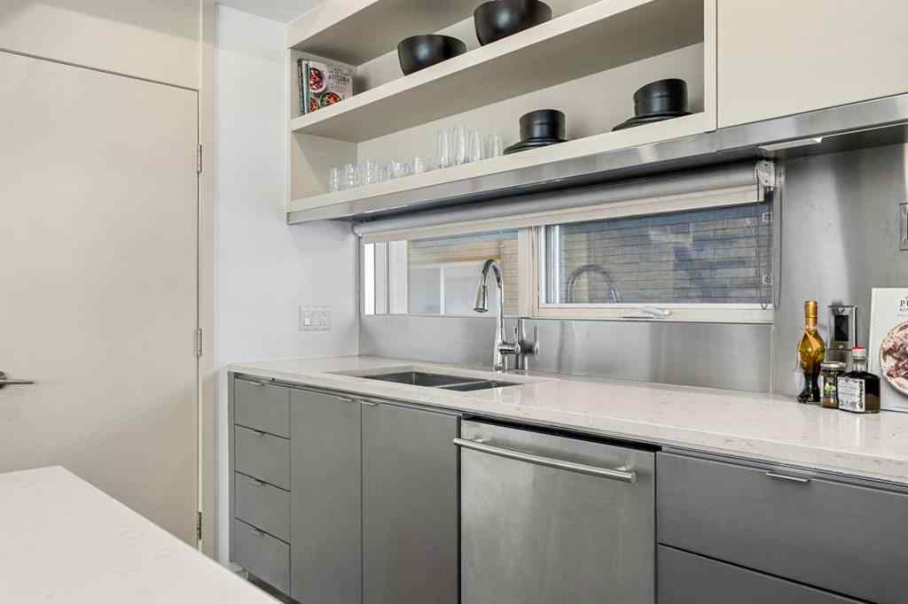 MLS® A2264363 - 1712 19 Avenue SW in Bankview Calgary, Residential