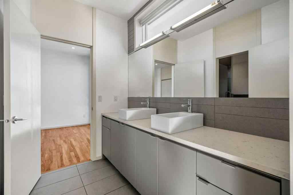 MLS® A2264363 - 1712 19 Avenue SW in Bankview Calgary, Residential