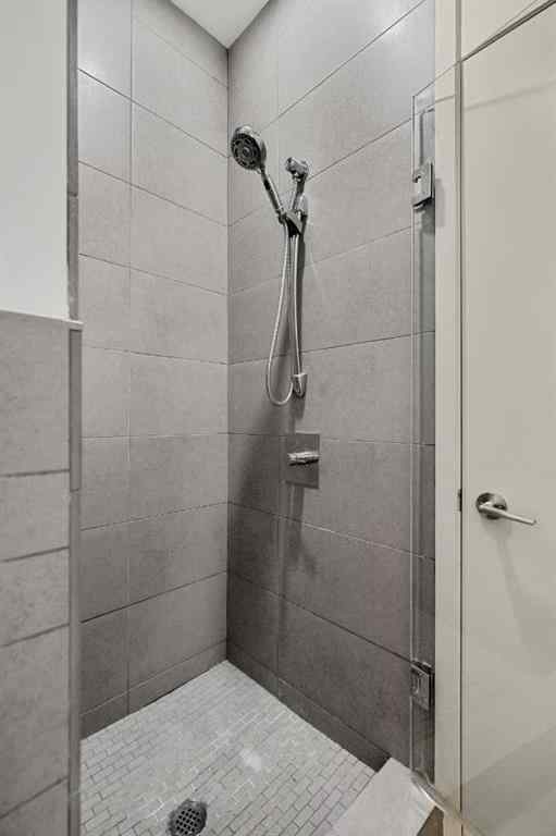 MLS® A2264363 - 1712 19 Avenue SW in Bankview Calgary, Residential