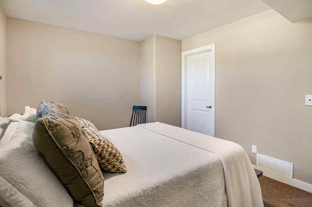 MLS® A2264369 - 7 Leonard Close  in Lakeway Landing Sylvan Lake, Residential