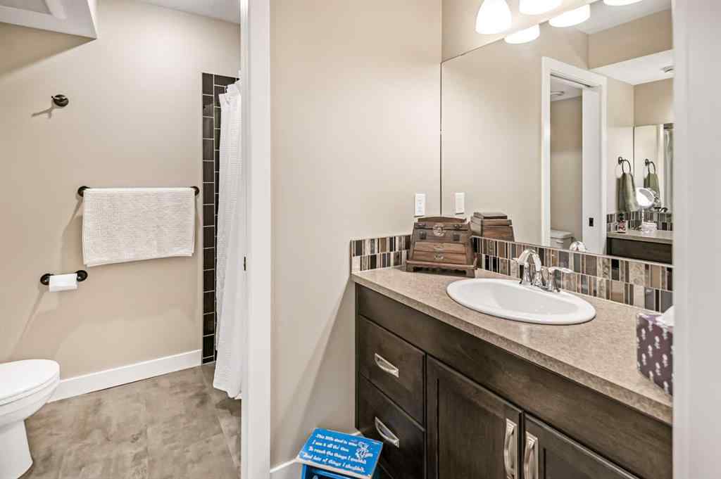 MLS® A2264369 - 7 Leonard Close  in Lakeway Landing Sylvan Lake, Residential