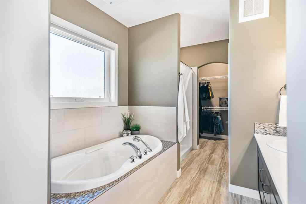 MLS® A2264369 - 7 Leonard Close  in Lakeway Landing Sylvan Lake, Residential