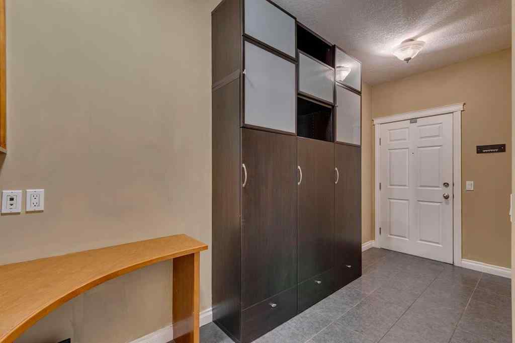 MLS® A2264370 - Unit #2201 24 Hemlock Crescent SW in Spruce Cliff Calgary, Residential