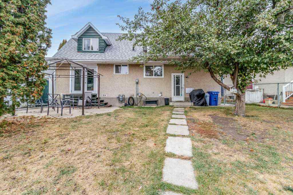 MLS® A2264376 - 9 Ockley Close  in Oriole Park Red Deer, Residential