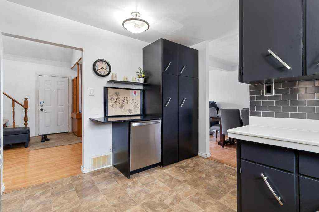 MLS® A2264376 - 9 Ockley Close  in Oriole Park Red Deer, Residential