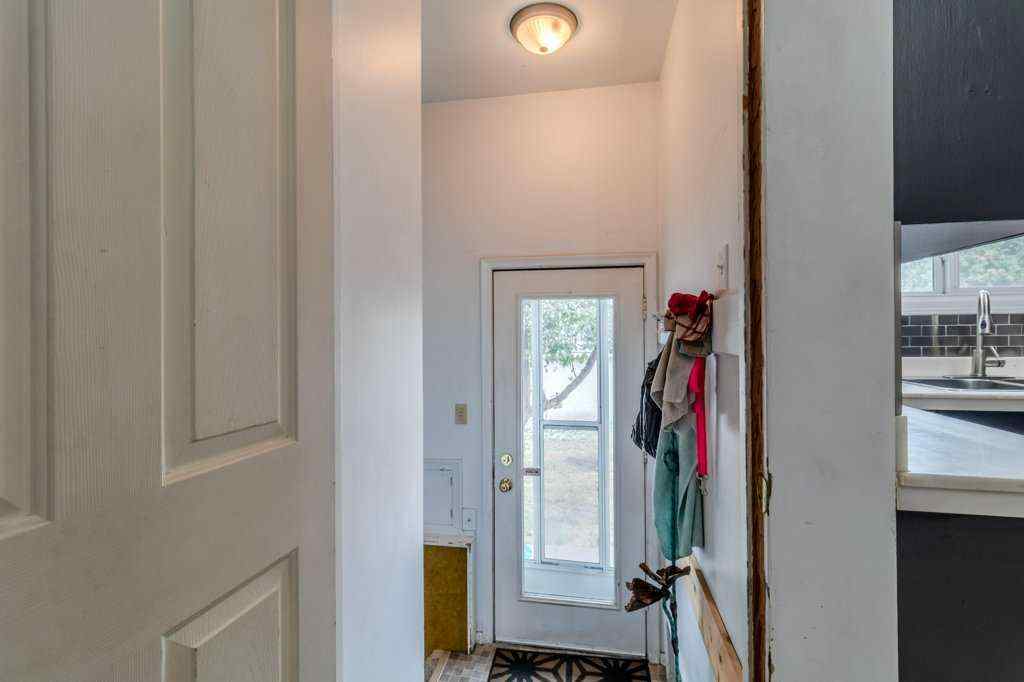 MLS® A2264376 - 9 Ockley Close  in Oriole Park Red Deer, Residential