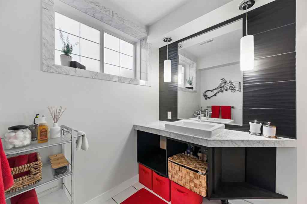 MLS® A2264378 - 60 Canoe Cove SW in Canals Airdrie, Residential