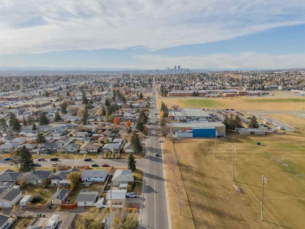 MLS® A2264381 - 1508 49 Street SE in Forest Lawn Calgary, Residential