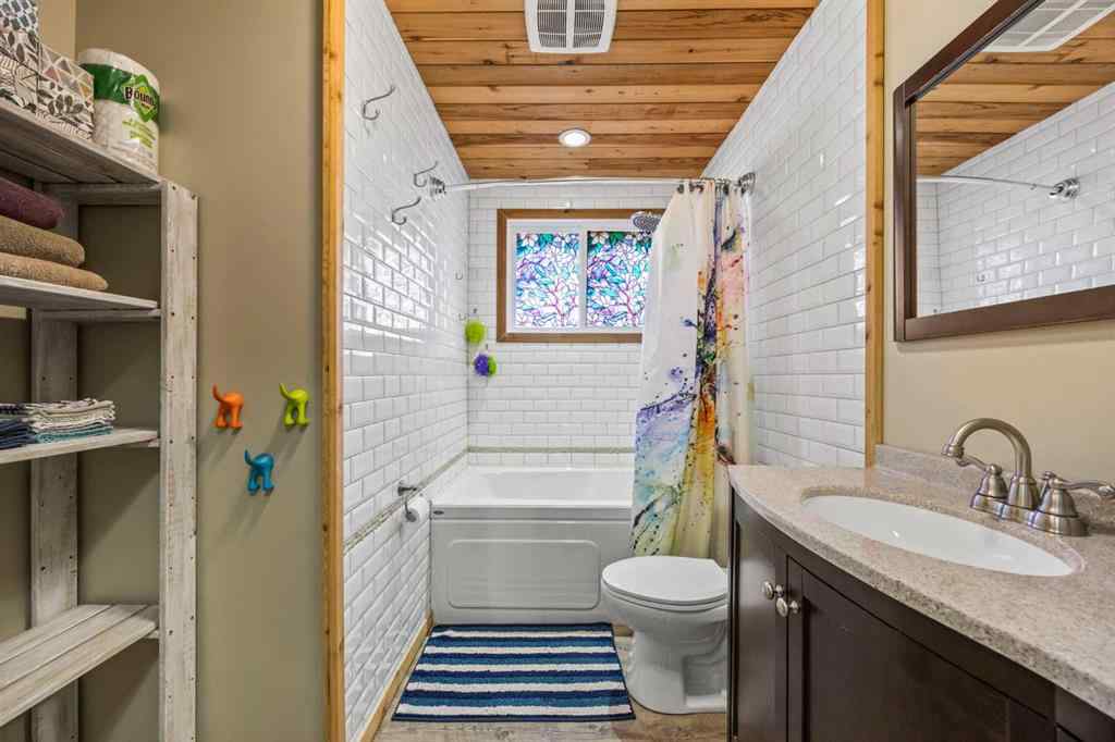 MLS® A2264381 - 1508 49 Street SE in Forest Lawn Calgary, Residential