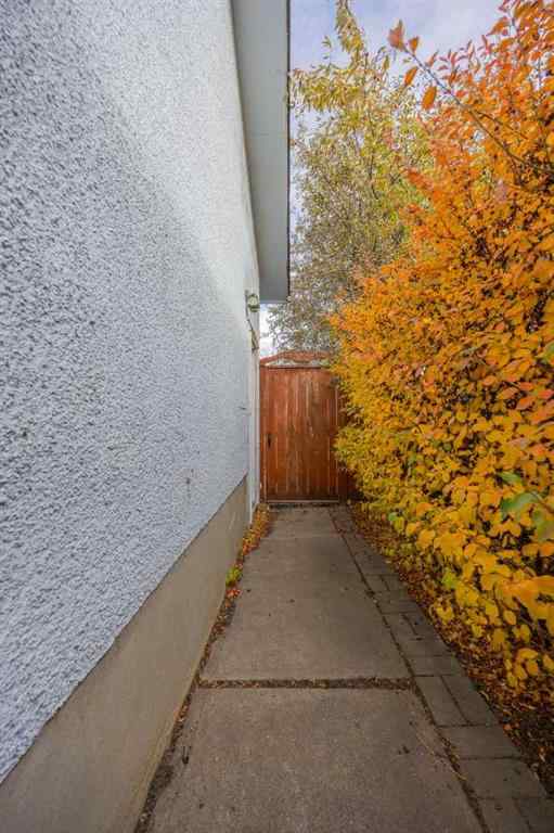 MLS® A2264381 - 1508 49 Street SE in Forest Lawn Calgary, Residential