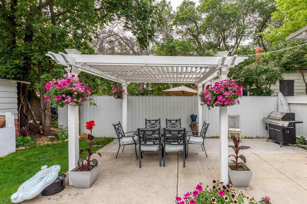 MLS® A2264386 - 69 2 Street NW in Riverside Medicine Hat, Residential