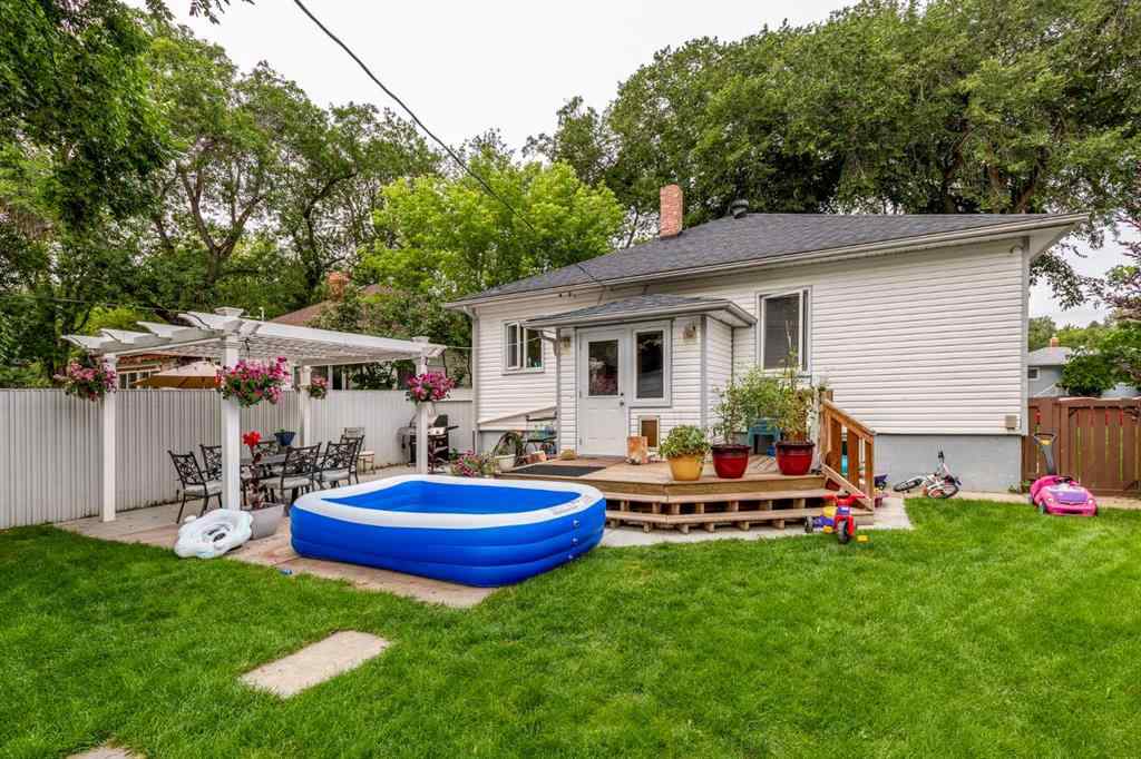 MLS® A2264386 - 69 2 Street NW in Riverside Medicine Hat, Residential