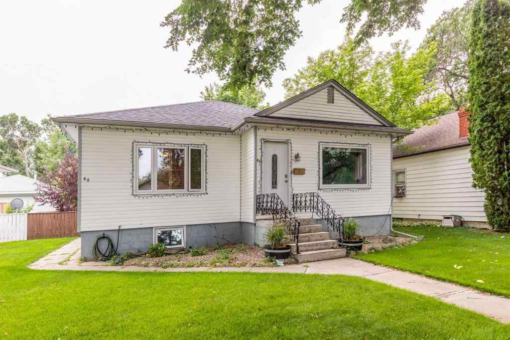 MLS® A2264386 - 69 2 Street NW in Riverside Medicine Hat, Residential