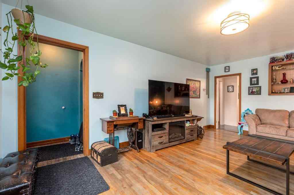 MLS® A2264386 - 69 2 Street NW in Riverside Medicine Hat, Residential