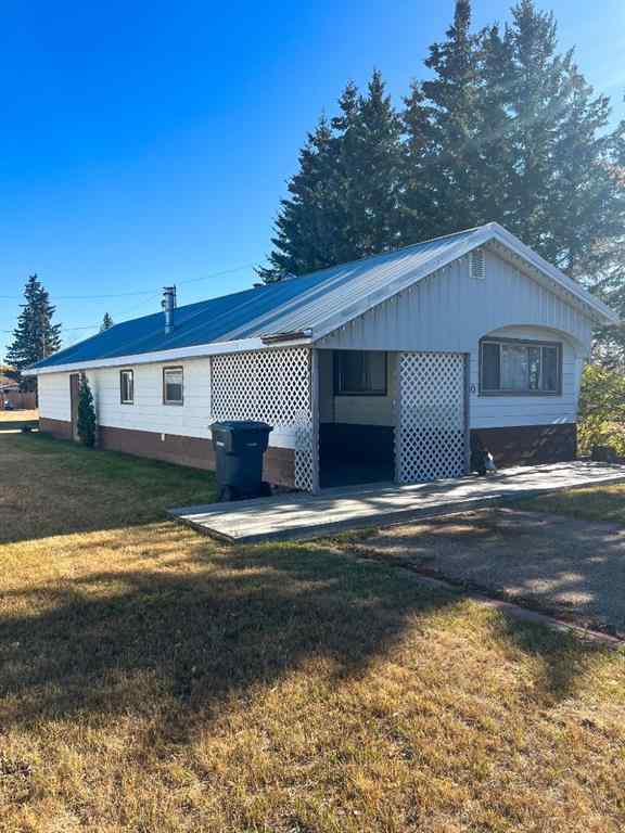 MLS® A2264389 - 100 4 Avenue N in Marwayne Marwayne, Residential