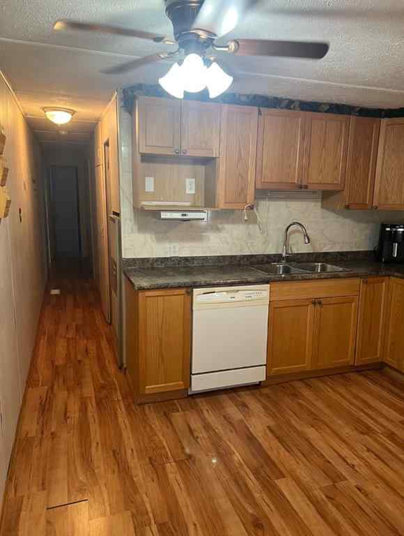 MLS® A2264389 - 100 4 Avenue N in Marwayne Marwayne, Residential