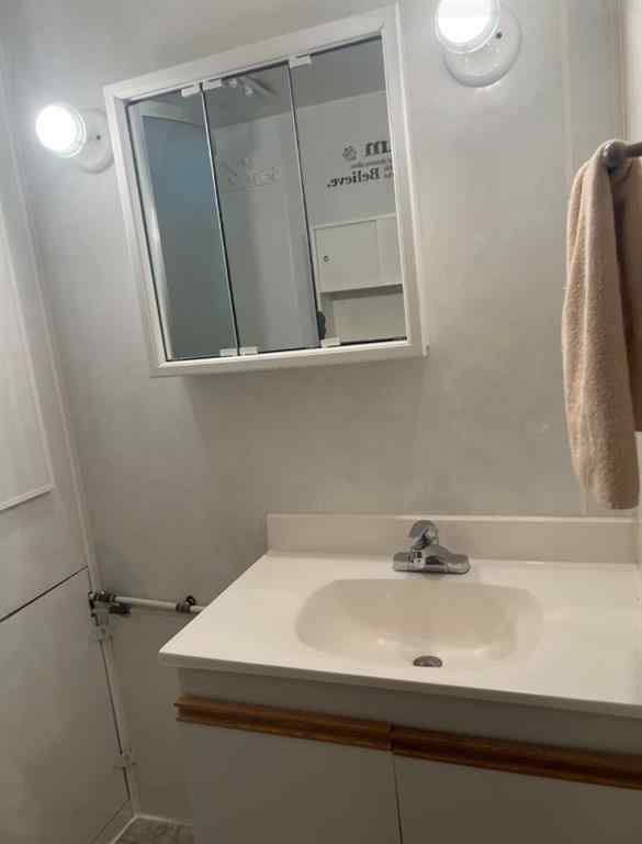 MLS® A2264389 - 100 4 Avenue N in Marwayne Marwayne, Residential