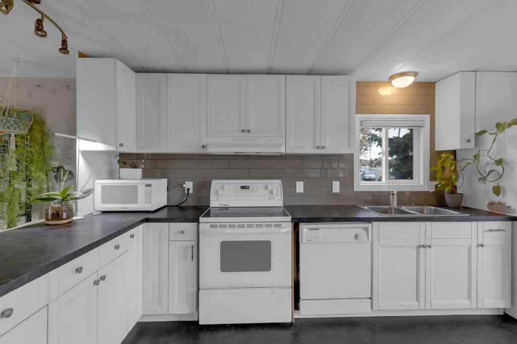 MLS® A2264392 - 47 Huntstrom Drive NE in Huntington Hills Calgary, Residential