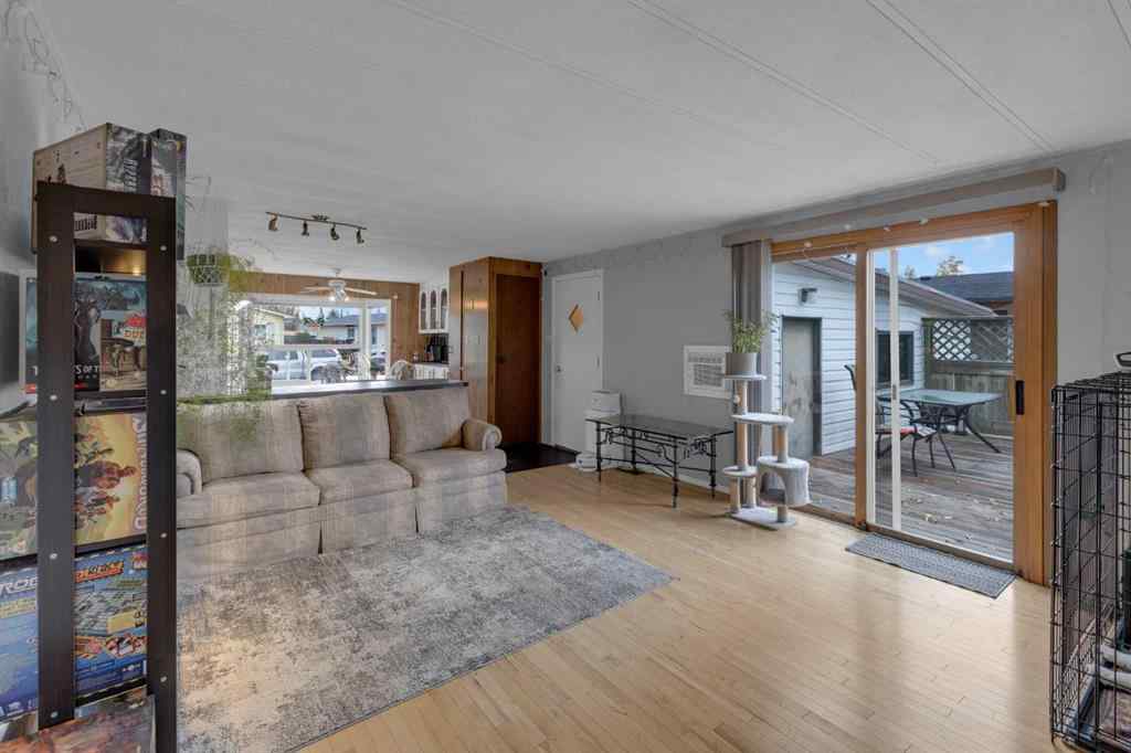 MLS® A2264392 - 47 Huntstrom Drive NE in Huntington Hills Calgary, Residential