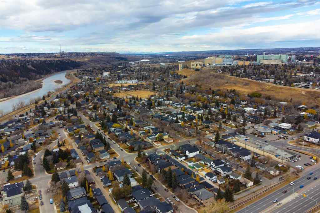 MLS® A2264394 - 2534 3 Avenue NW in West Hillhurst Calgary, Residential