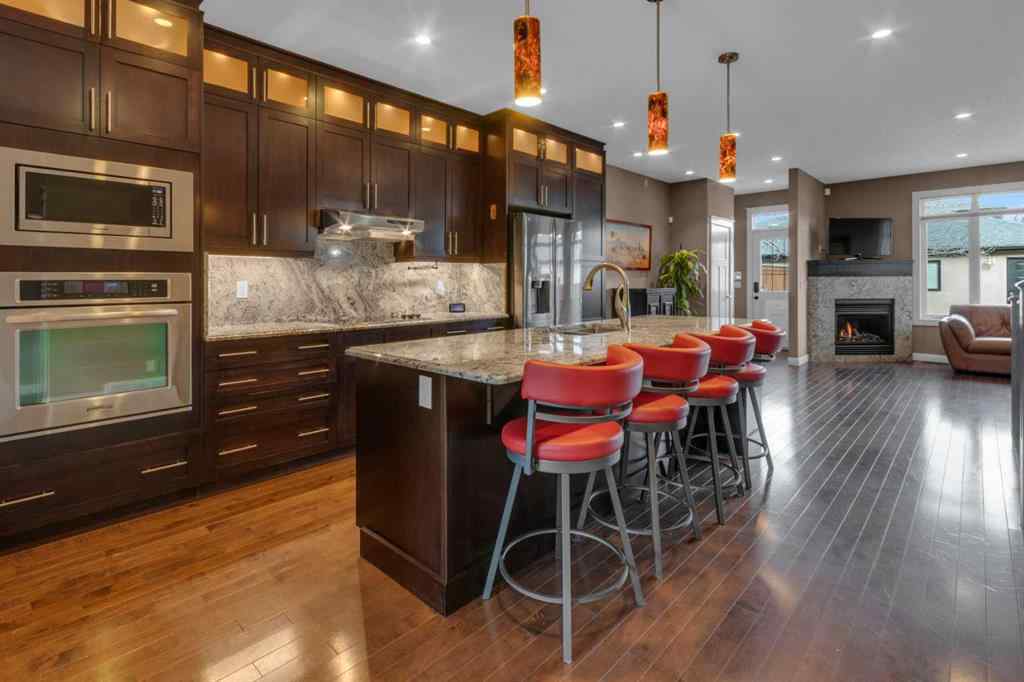 MLS® A2264394 - 2534 3 Avenue NW in West Hillhurst Calgary, Residential