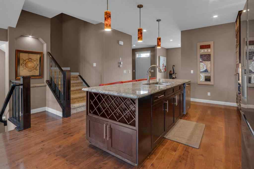 MLS® A2264394 - 2534 3 Avenue NW in West Hillhurst Calgary, Residential