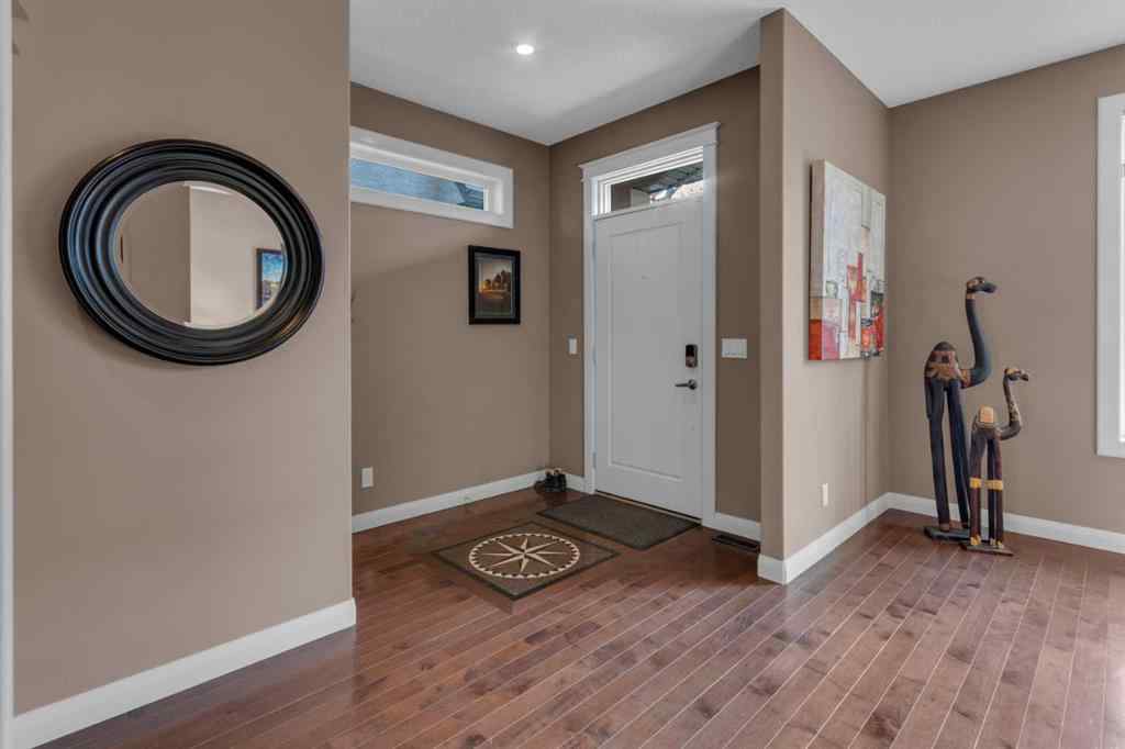 MLS® A2264394 - 2534 3 Avenue NW in West Hillhurst Calgary, Residential