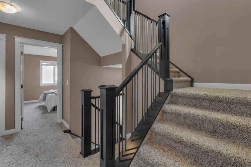 MLS® A2264394 - 2534 3 Avenue NW in West Hillhurst Calgary, Residential