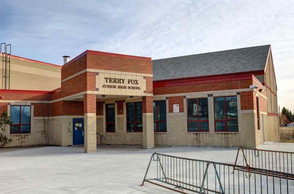 MLS® A2264397 - 202 Falmere Way NE in Falconridge Calgary, Residential