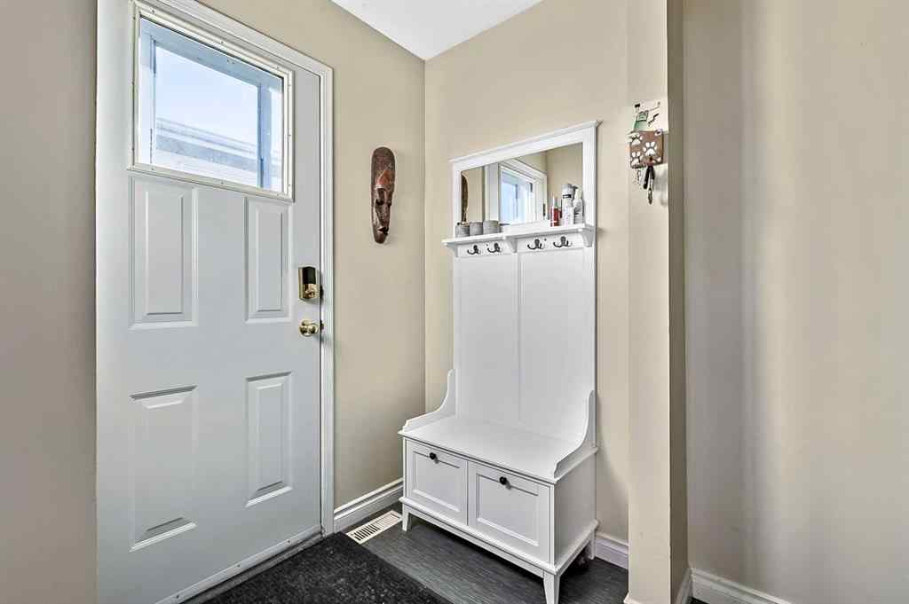 MLS® A2264399 - 1531 11 Avenue SE in Sunshine Meadow High River, Residential