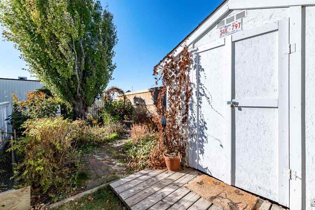 MLS® A2264399 - 1531 11 Avenue SE in Sunshine Meadow High River, Residential