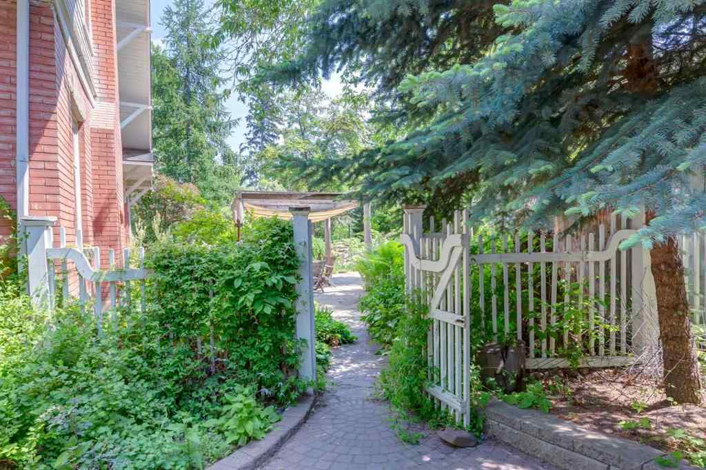 MLS® A2264402 - 2209 Carleton Street SW in Upper Mount Royal Calgary, Residential