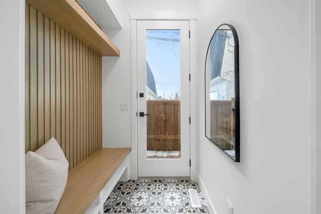 MLS® A2264412 - 3919 19 Street SW in Altadore Calgary, Residential