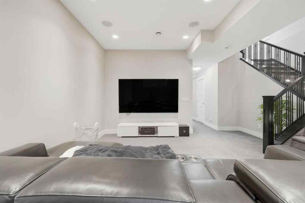 MLS® A2264413 - 1823 33 Avenue SW in South Calgary Calgary, Residential