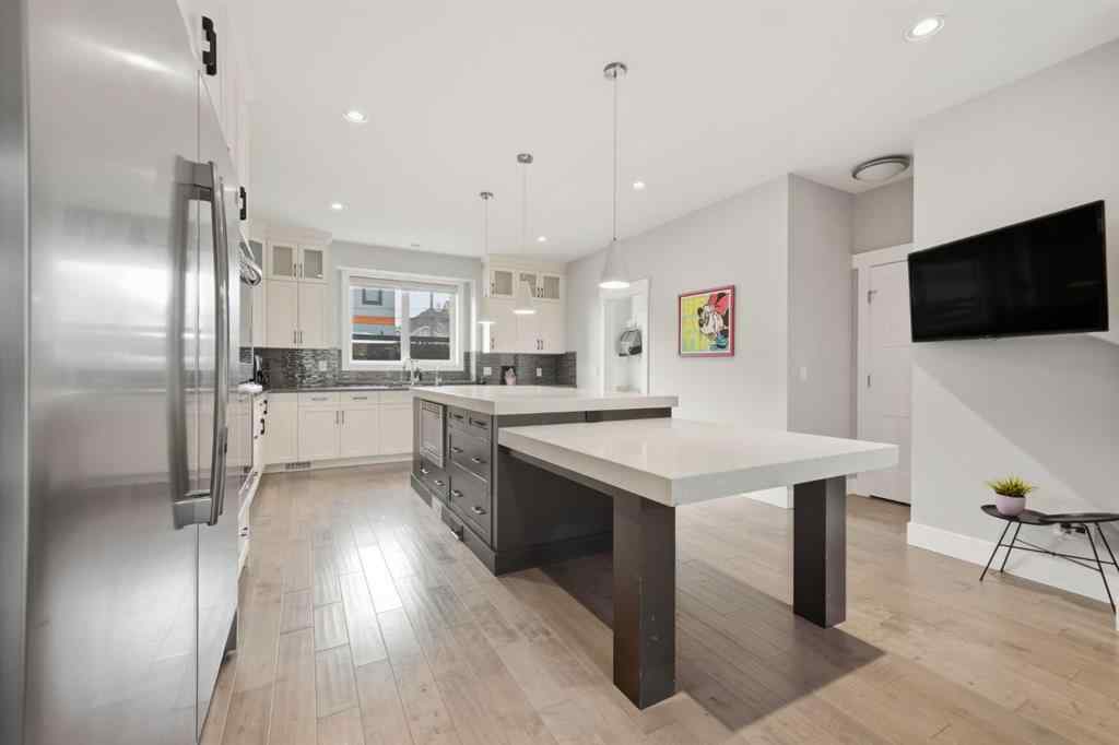 MLS® A2264413 - 1823 33 Avenue SW in South Calgary Calgary, Residential