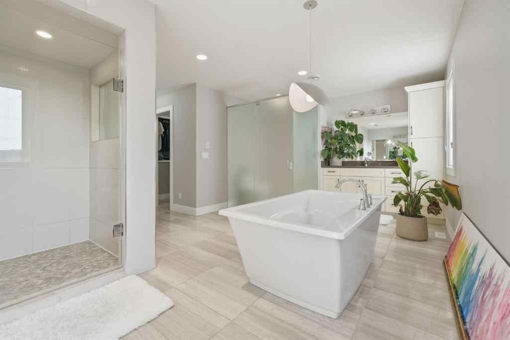 MLS® A2264413 - 1823 33 Avenue SW in South Calgary Calgary, Residential